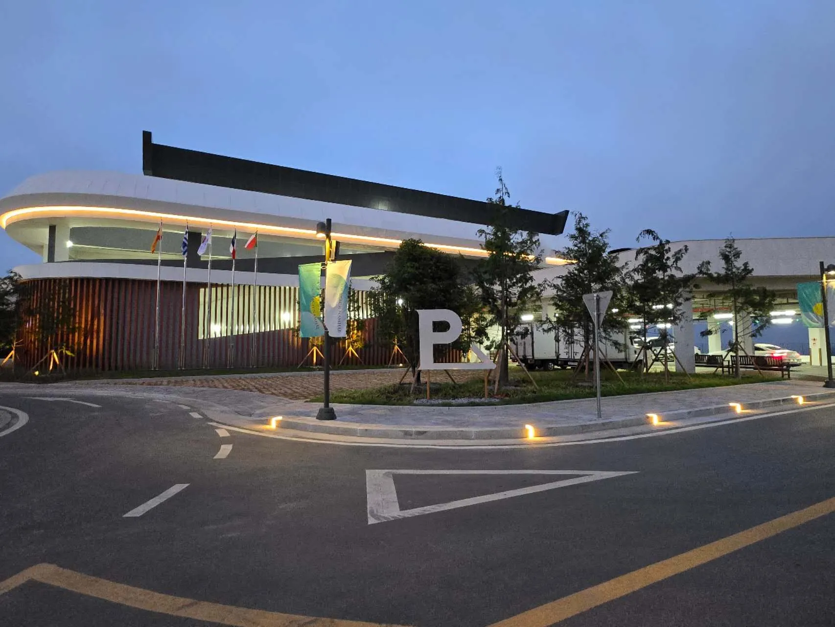 Outdoor Lighting for Transport Hubs: Improving Safety, Visibility, and Passenger Experience
