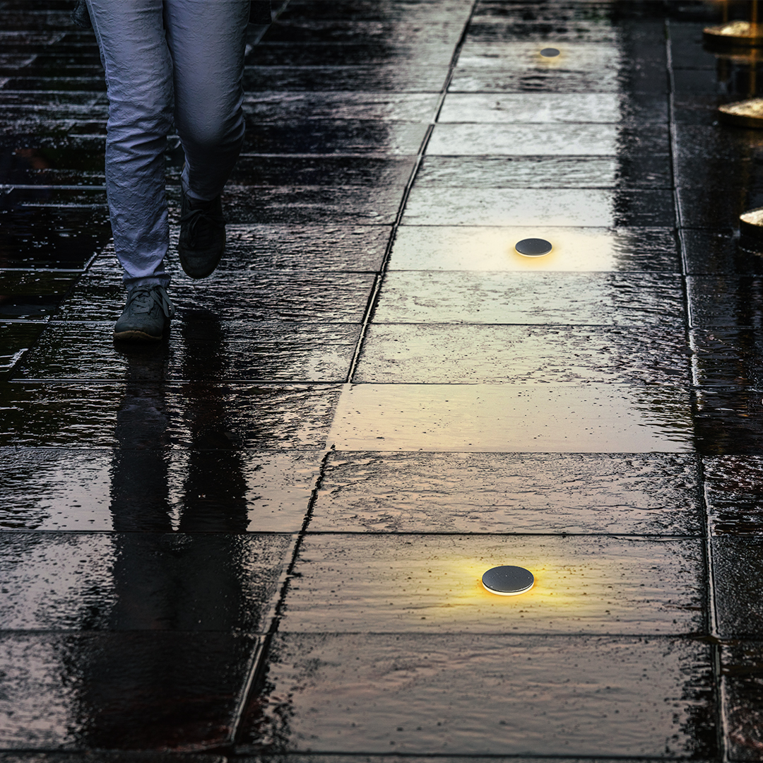 Walk Over Side-emitting In-ground Lighting